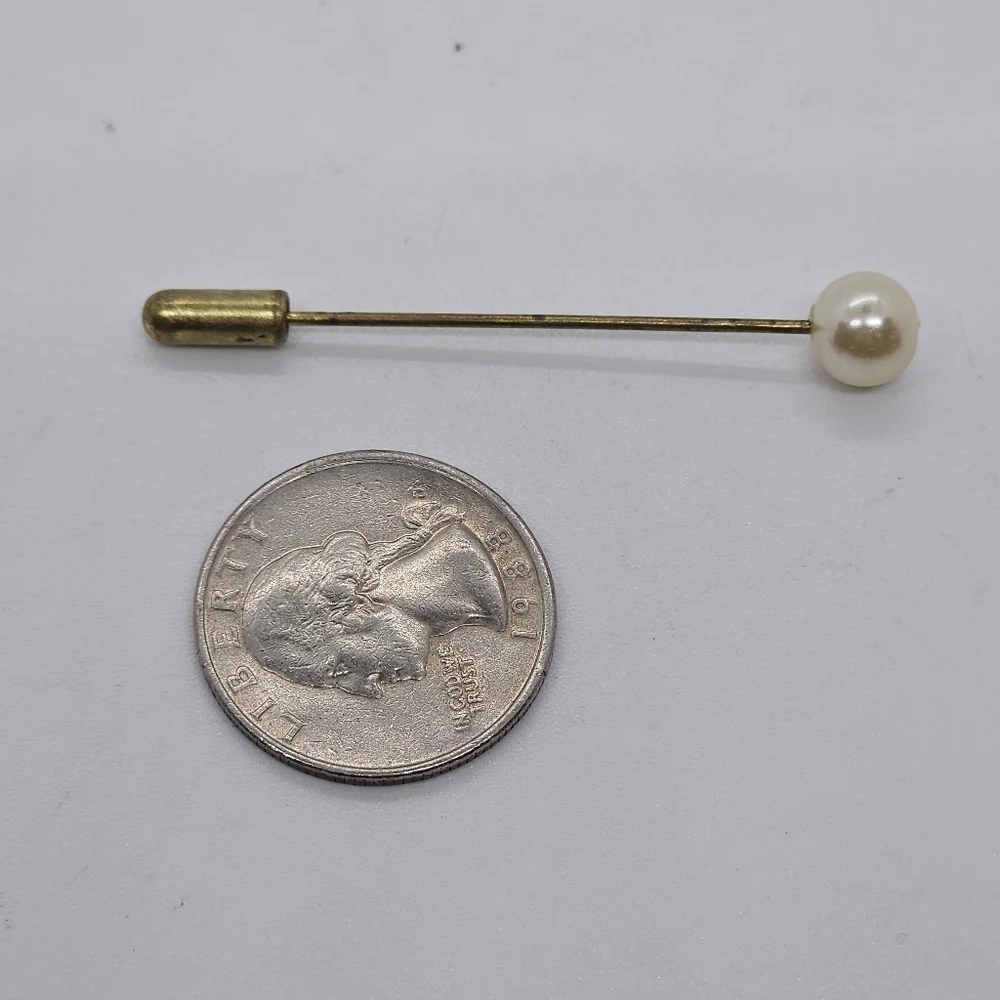 gold tone faux pearl stick pin